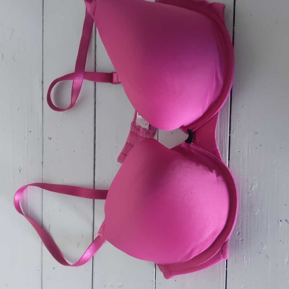 Maidenform pink bra